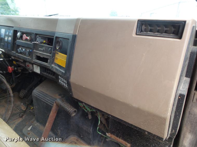image for item DA2738 1990 International 4700 dump truck