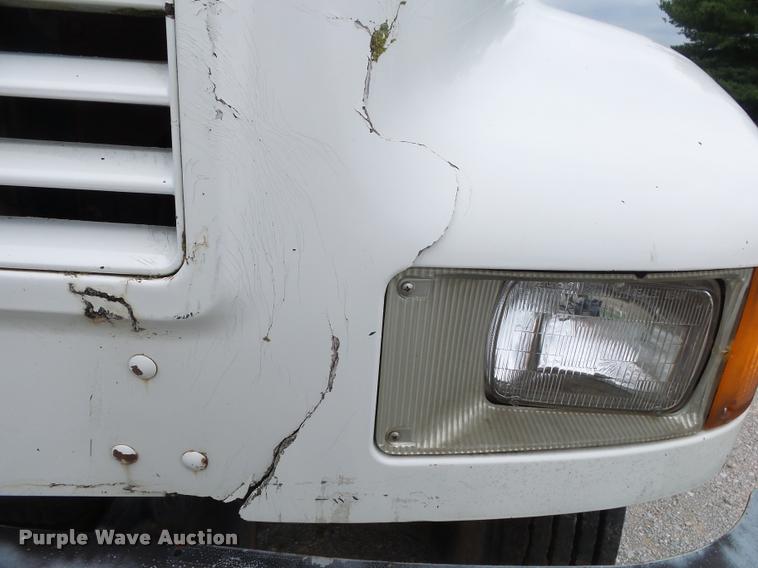 image for item DA2738 1990 International 4700 dump truck