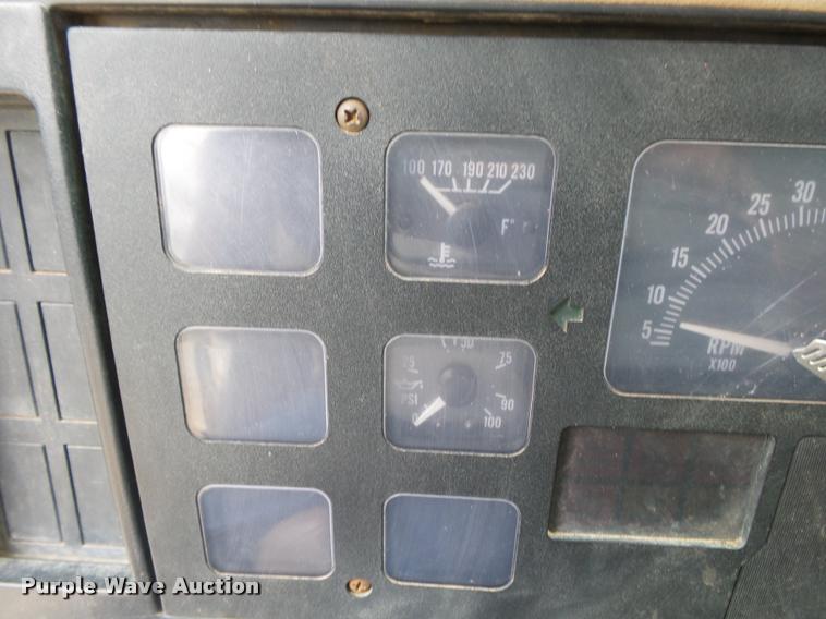 image for item DA2738 1990 International 4700 dump truck