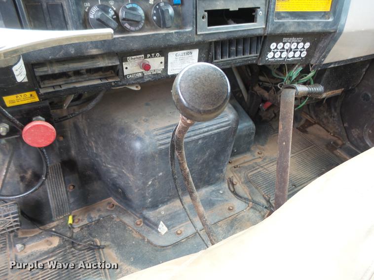 image for item DA2738 1990 International 4700 dump truck