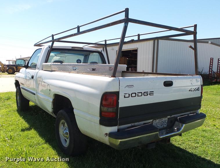 image for item DA2741 2000 Dodge Ram 1500 pickup truck
