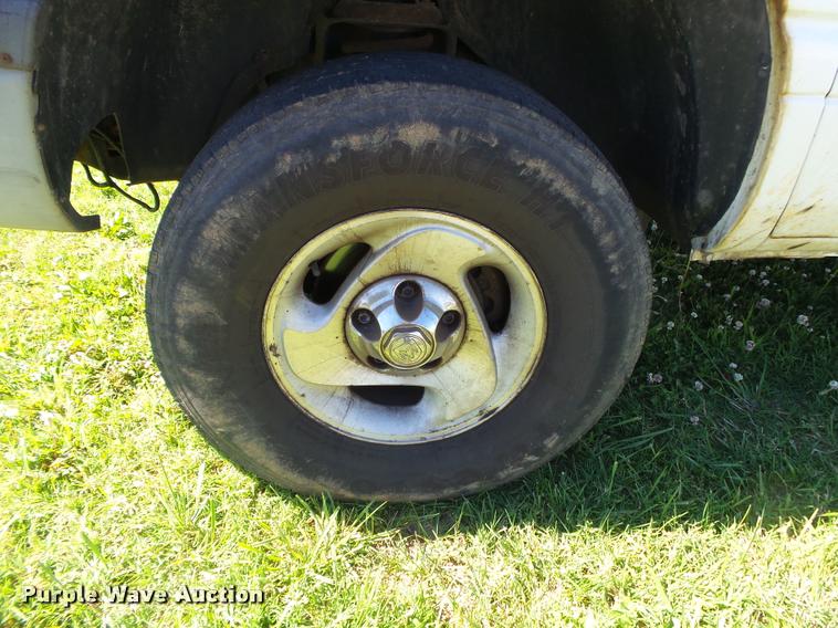 image for item DA2741 2000 Dodge Ram 1500 pickup truck