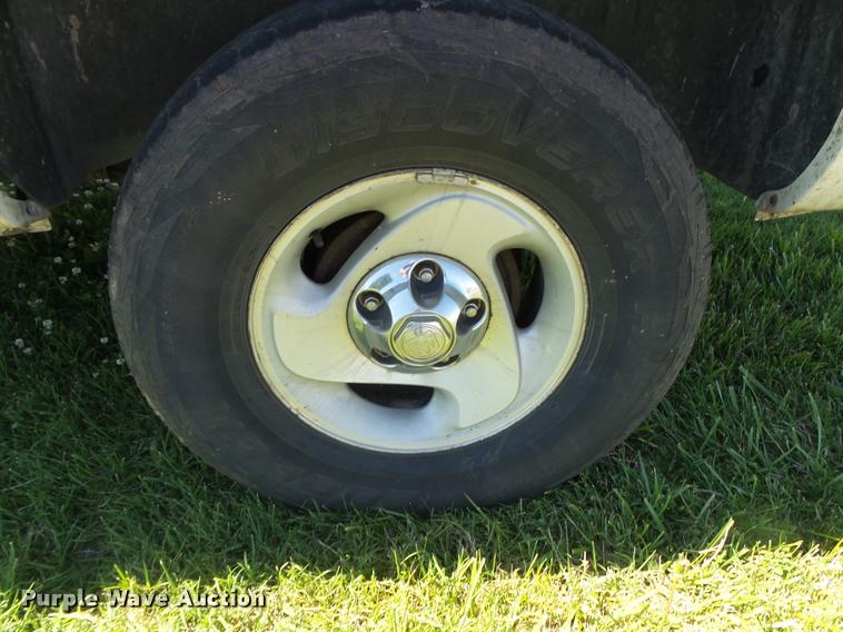 image for item DA2741 2000 Dodge Ram 1500 pickup truck