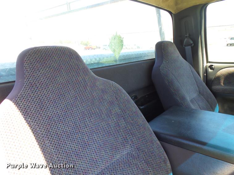 image for item DA2741 2000 Dodge Ram 1500 pickup truck