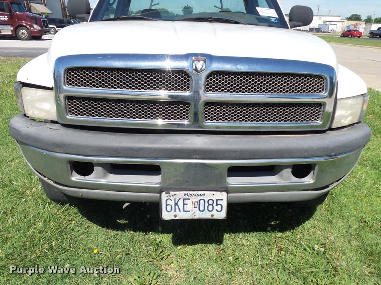 image for item DA2741 2000 Dodge Ram 1500 pickup truck