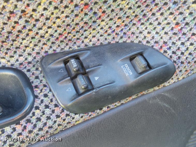 image for item DA2741 2000 Dodge Ram 1500 pickup truck