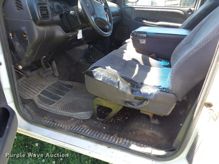 image for item DA2741 2000 Dodge Ram 1500 pickup truck