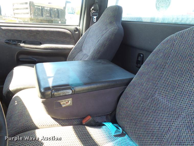 image for item DA2741 2000 Dodge Ram 1500 pickup truck