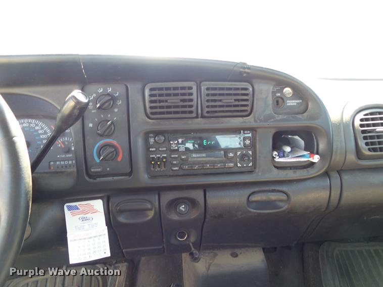 image for item DA2741 2000 Dodge Ram 1500 pickup truck