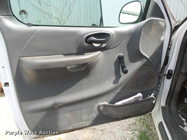 image for item DA2743 2001 Ford F150 pickup truck