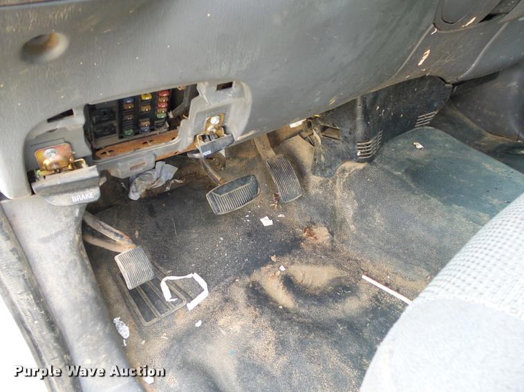 image for item DA2743 2001 Ford F150 pickup truck