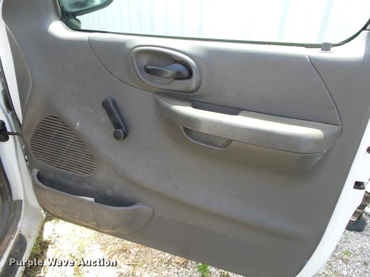 image for item DA2744 2003 Ford F150 pickup truck