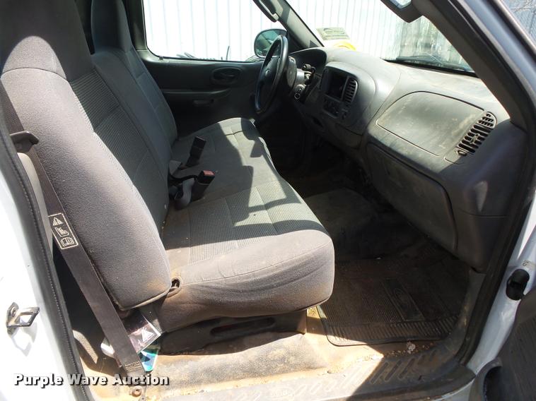 image for item DA2744 2003 Ford F150 pickup truck