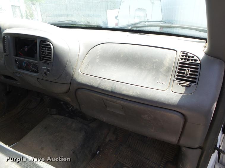 image for item DA2744 2003 Ford F150 pickup truck