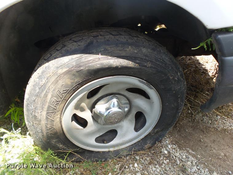 image for item DA2744 2003 Ford F150 pickup truck