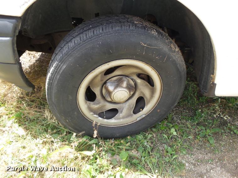 image for item DA2744 2003 Ford F150 pickup truck