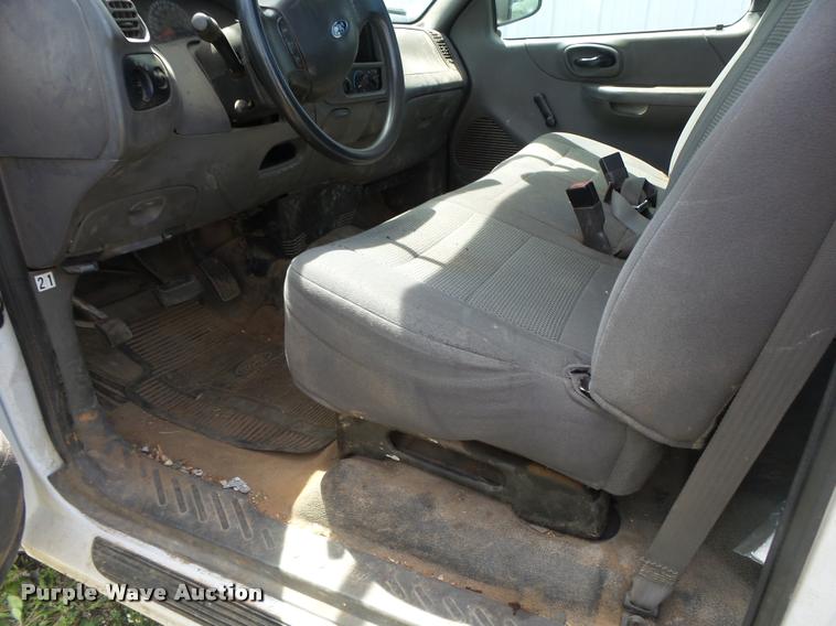 image for item DA2744 2003 Ford F150 pickup truck