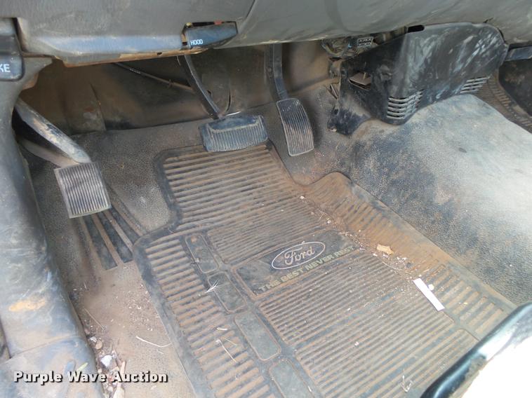 image for item DA2744 2003 Ford F150 pickup truck