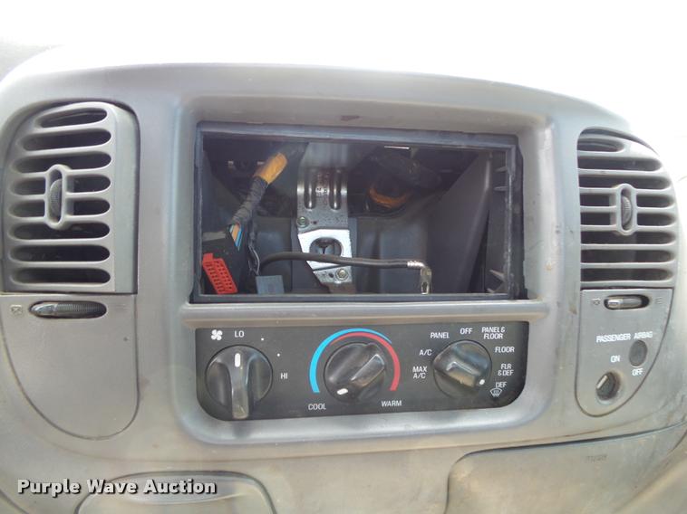 image for item DA2744 2003 Ford F150 pickup truck