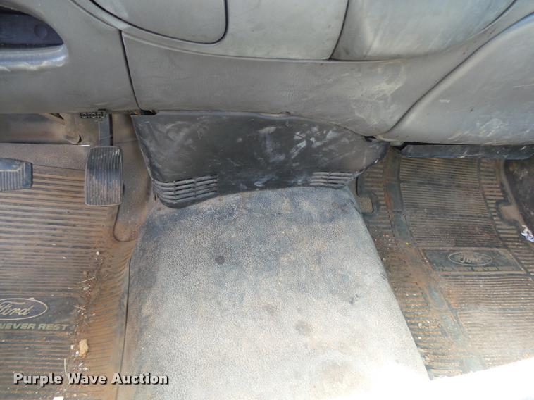 image for item DA2744 2003 Ford F150 pickup truck