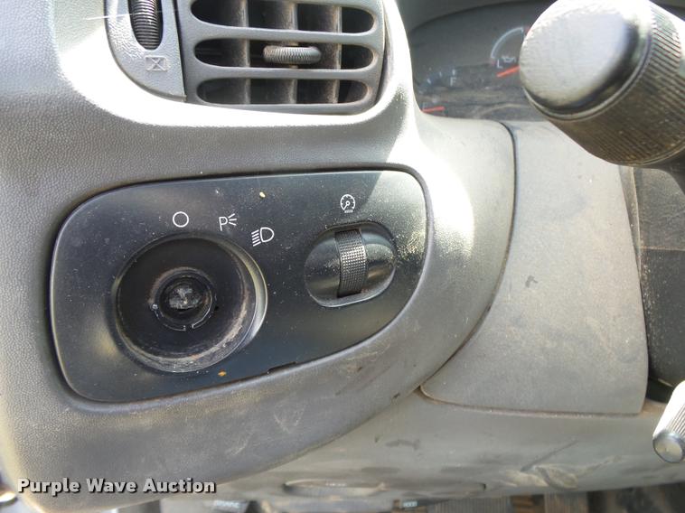 image for item DA2744 2003 Ford F150 pickup truck