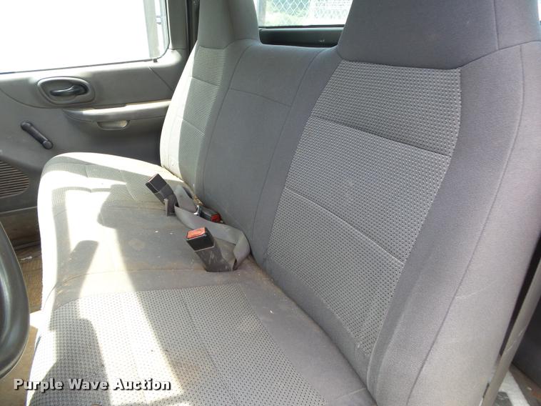 image for item DA2744 2003 Ford F150 pickup truck