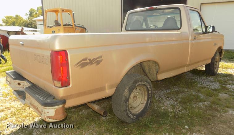 image for item DA3118 1996 Ford F150 pickup truck