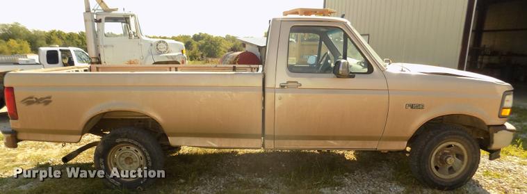 image for item DA3118 1996 Ford F150 pickup truck