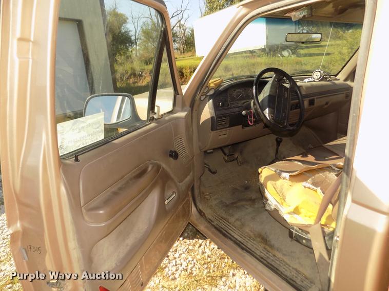 image for item DA3118 1996 Ford F150 pickup truck