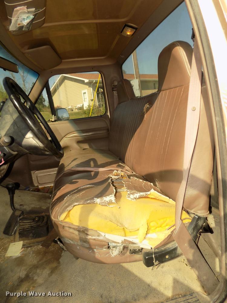 image for item DA3118 1996 Ford F150 pickup truck