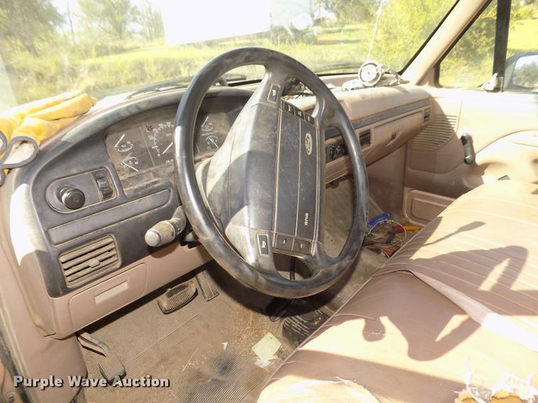 image for item DA3118 1996 Ford F150 pickup truck