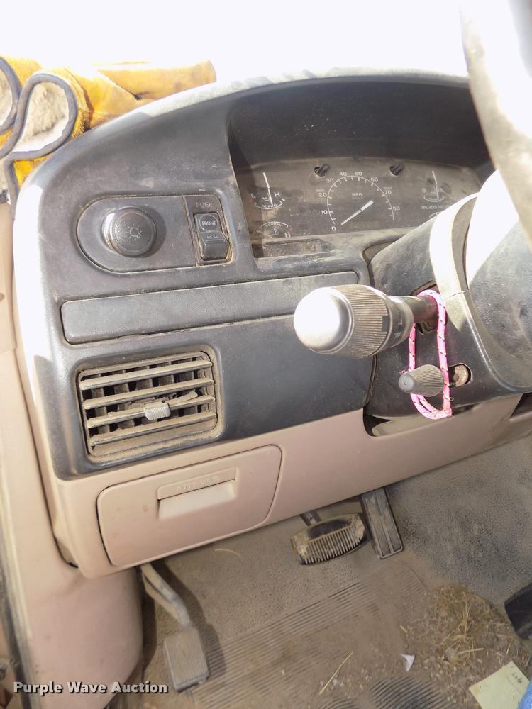 image for item DA3118 1996 Ford F150 pickup truck