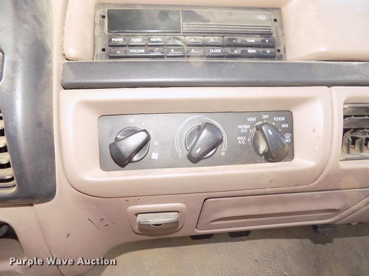 image for item DA3118 1996 Ford F150 pickup truck