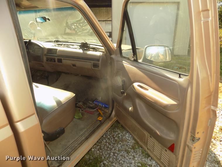 image for item DA3118 1996 Ford F150 pickup truck