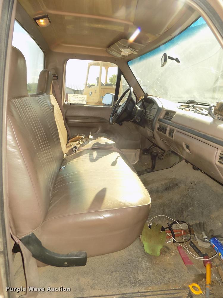 image for item DA3118 1996 Ford F150 pickup truck