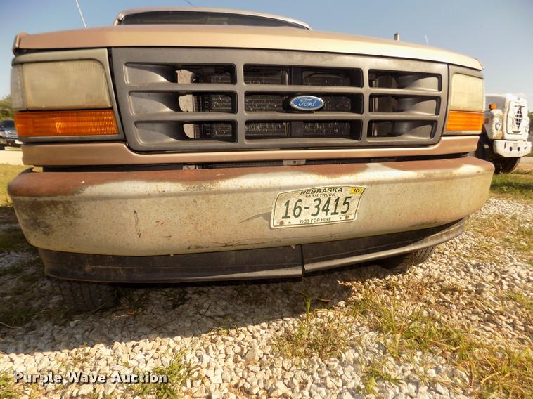image for item DA3118 1996 Ford F150 pickup truck