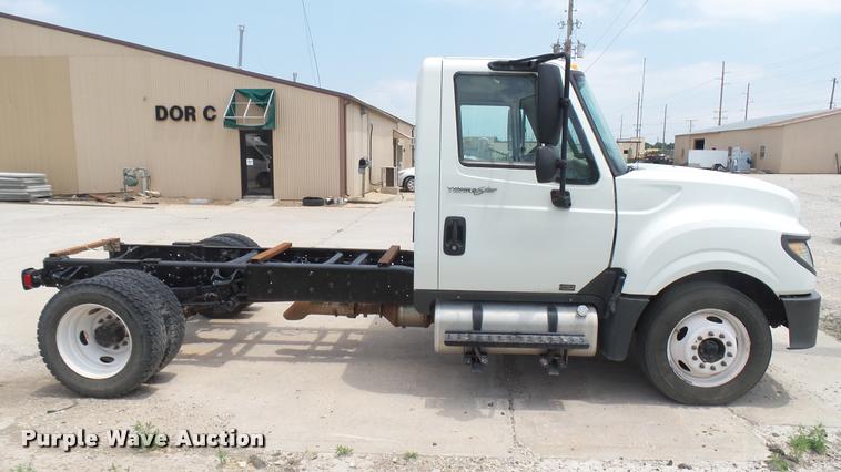 image for item DA7982 2014 International TerraStar truck chassis