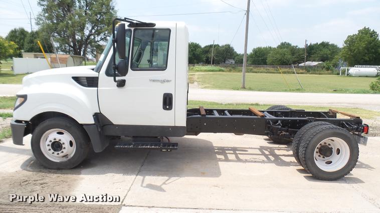 image for item DA7982 2014 International TerraStar truck chassis