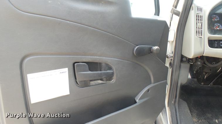 image for item DA7982 2014 International TerraStar truck chassis