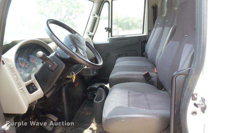 image for item DA7982 2014 International TerraStar truck chassis