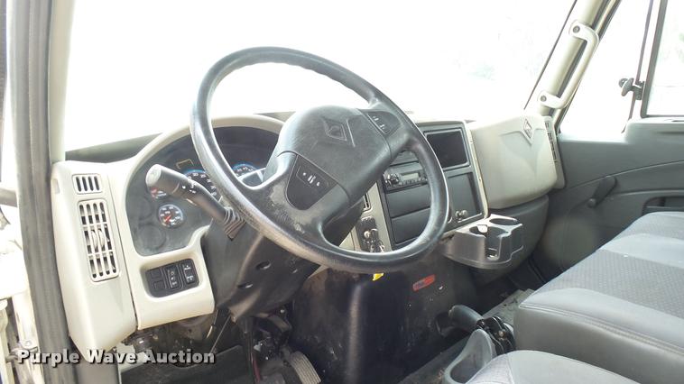 image for item DA7982 2014 International TerraStar truck chassis