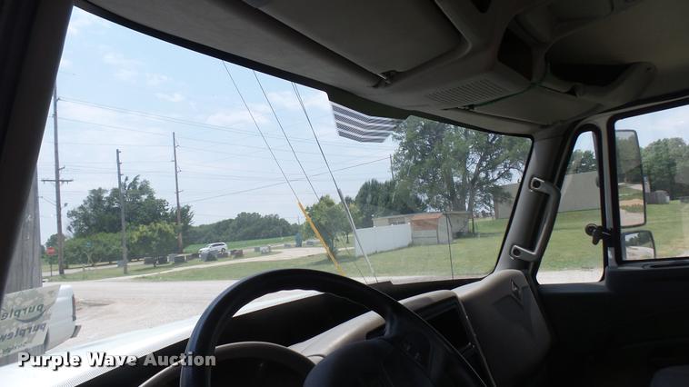 image for item DA7982 2014 International TerraStar truck chassis