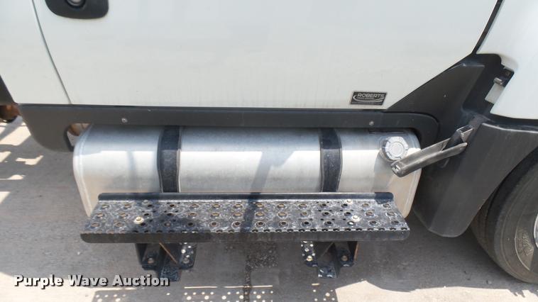 image for item DA7982 2014 International TerraStar truck chassis