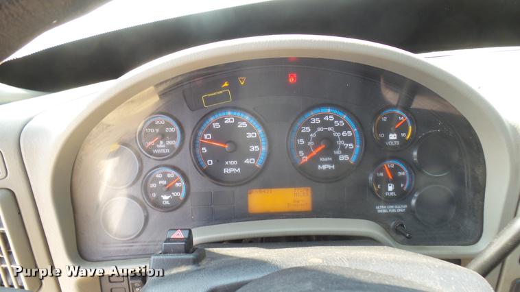 image for item DA7982 2014 International TerraStar truck chassis