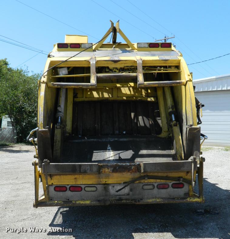 image for item DB1128 1994 Freightliner FL80 refuse truck
