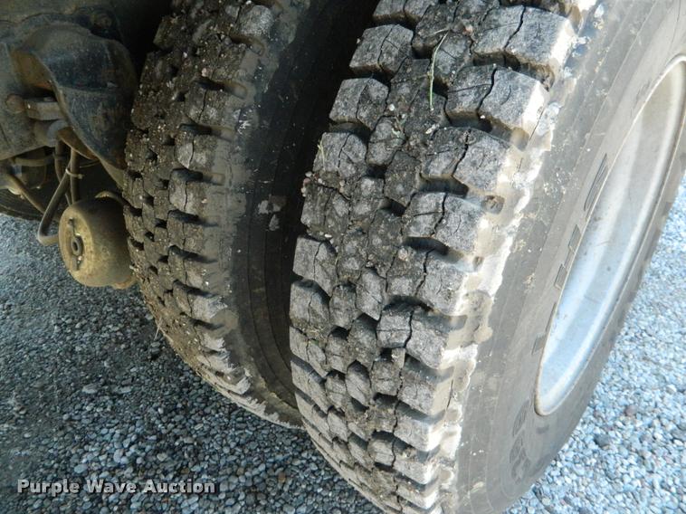 image for item DB1128 1994 Freightliner FL80 refuse truck