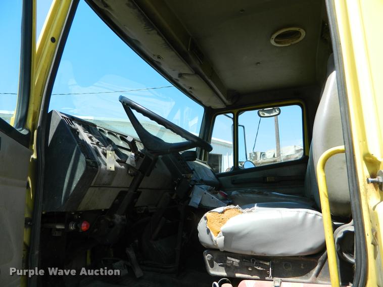 image for item DB1128 1994 Freightliner FL80 refuse truck