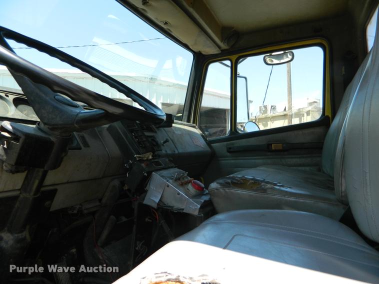 image for item DB1128 1994 Freightliner FL80 refuse truck