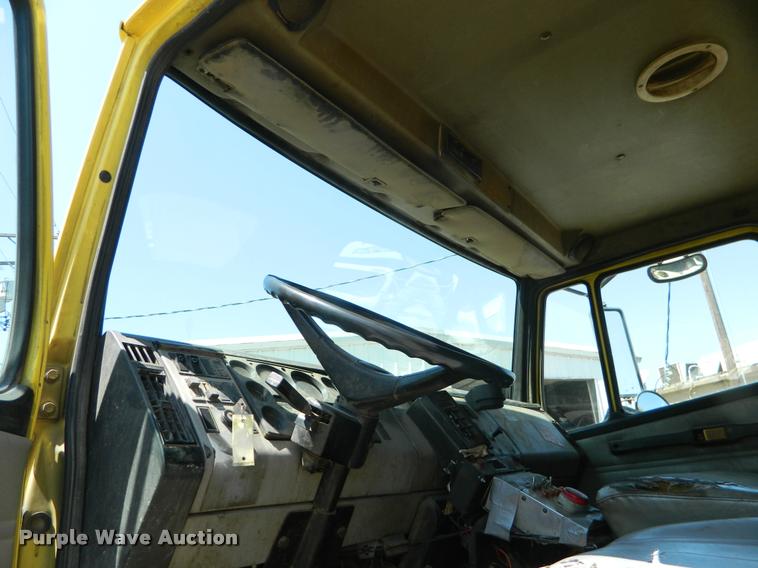 image for item DB1128 1994 Freightliner FL80 refuse truck