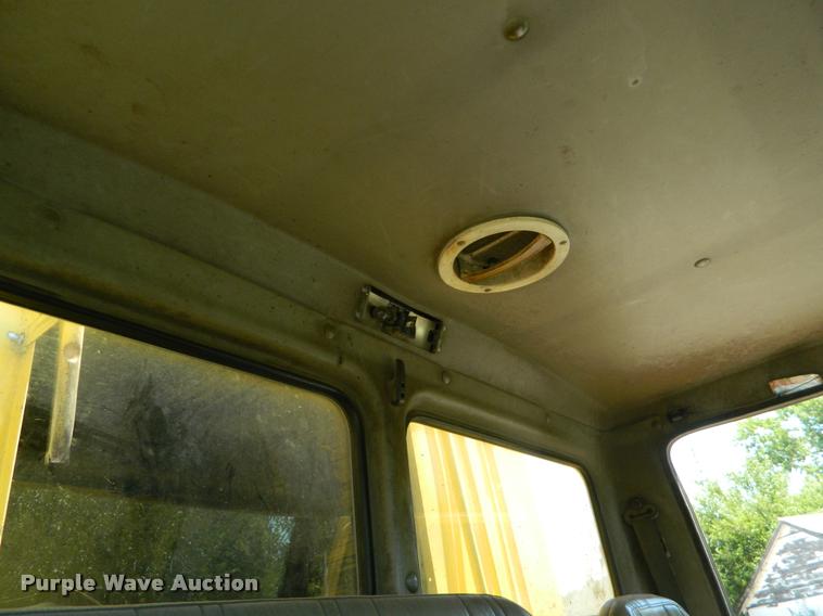 image for item DB1128 1994 Freightliner FL80 refuse truck